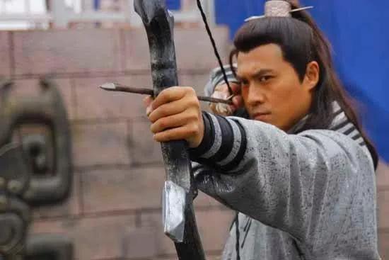 单雄信简介:瓦岗五虎将单雄信王伯当程咬金秦琼罗成，杨林能打败哪几个？