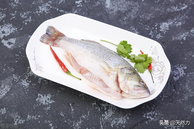 中餐厅林大厨清蒸鱼用什么鱼最好:蒸鱼的方法和正确步骤是什么？