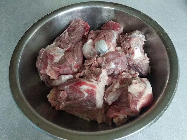 "38元酱大骨"随便吃?有人说骨头是国外"病骨头",真相如何?-惠修网