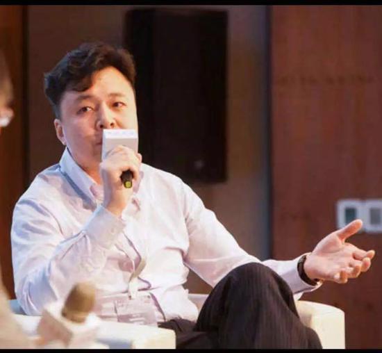 嗯那个我老公是谁:嫂子当着公公、我老公一大家人的面喂奶也不避讳是什么心理？