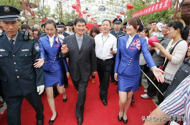王识贤的老婆:大衣哥儿媳陈亚男为啥离婚？是被逼无奈吗？