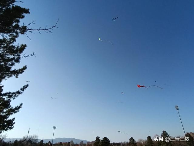 根据法律规定，职工最低月工资标准是否应扣除“五险一金”？插图