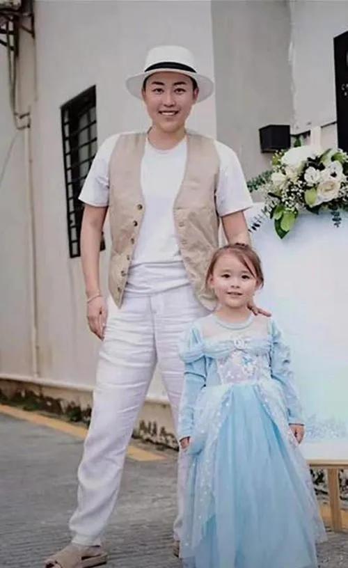 李湘王岳伦离婚了吗:王岳伦和李湘离婚，到底是谁先出轨，娱乐圈怎么离婚这么容易