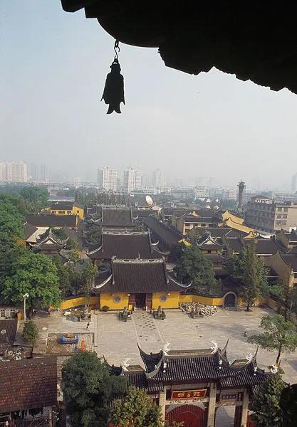上海必去的地方排名，想带孩子去上海这个大城市长长见识，请问有哪些地方值得去的