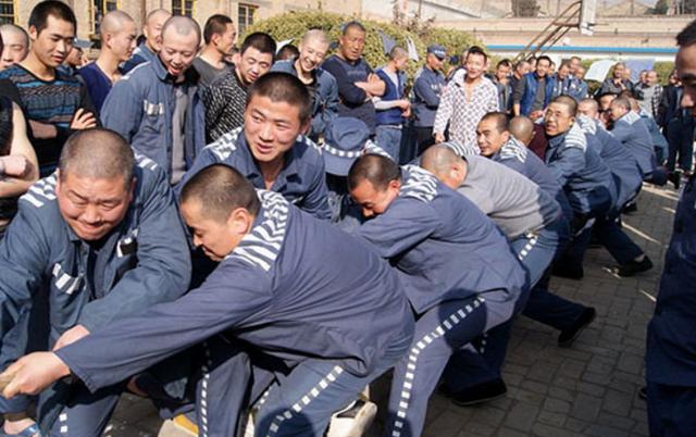 中老年人在监狱中发生事故或者无法通过劳动改造,不能照顾自己的犯人