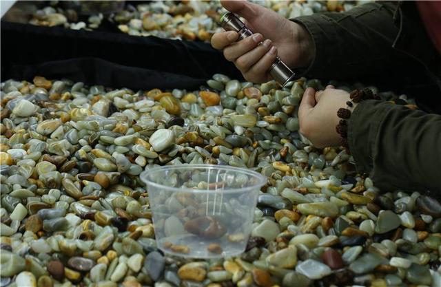 怎么鉴别一块石头是不是玉？插图25