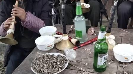 一位阴阳先生临死前忠告，人死后的灵魂是年轻时的样子，还是老年的样子