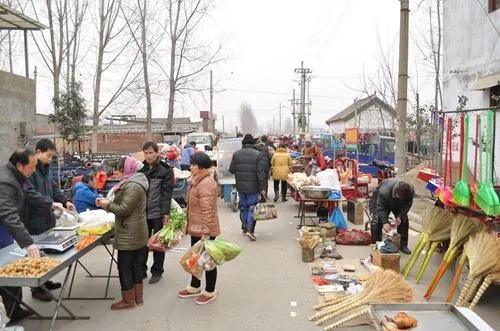 六七十年代,农民过年赶大集主要买些什么？