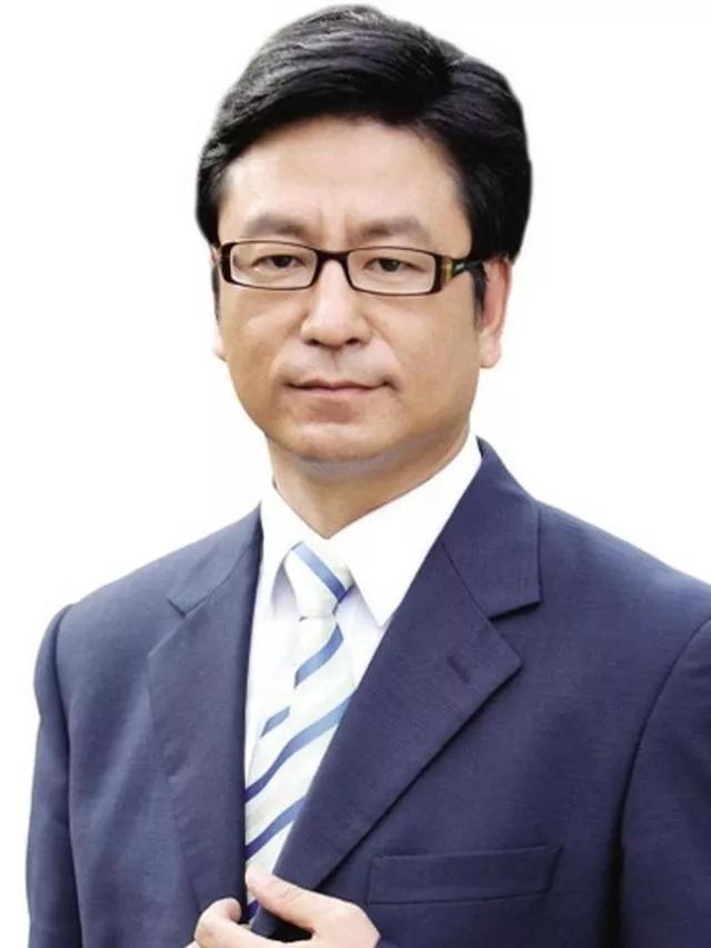 李思思背景:你认为央视春晚中，历届女主持人哪个最漂亮