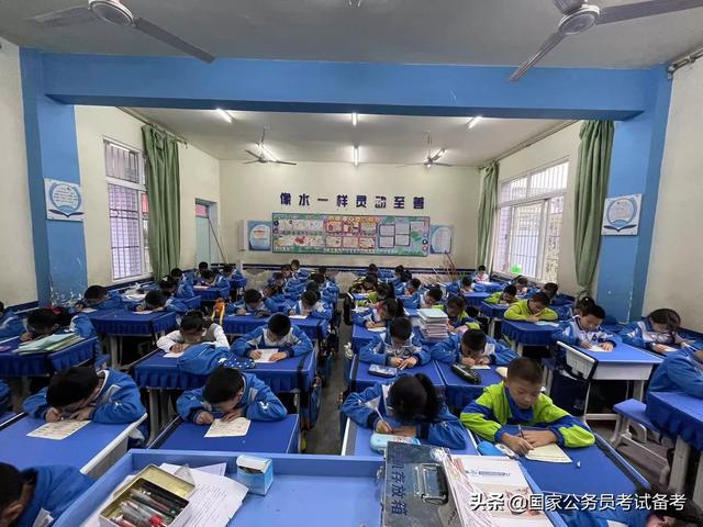 优秀教师是怎样用幽默感让他的课堂气氛活跃起来的<strong></p><p>笑创意设置</strong>? 优秀教师是怎样用幽默感让他的课堂气氛活跃起来的?