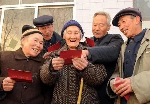 中央对65岁以上老人有什么新政策？插图87