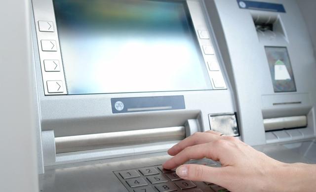 老年人在银行存款，是存定期一年的好，还是存定期三年以上的好？插图11