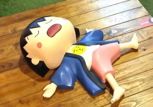 1,先躺在床上,让四肢伸成个"大"字,全身彻底放松下来,包括肌肉和精神