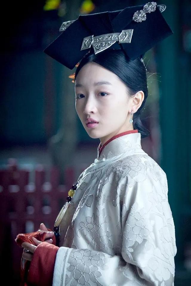 不能没有她演员表:周冬雨相貌平平，演技一般，为何会火？背后有何原因？