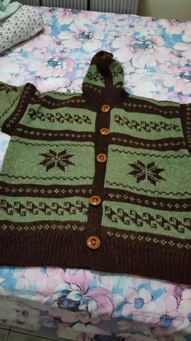 旧衣服改造猫窝:家里有闲置，但又不舍得扔掉的衣服，怎么办？