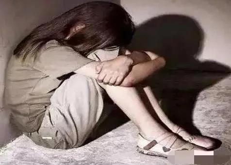 中华娱乐网小色狗:现在男色经济崛起，对此你有什么看法？