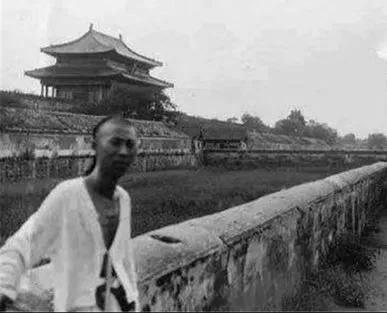 阉割掉男性私密器官后,为何会获得美妙嗓音？太监为啥不行？