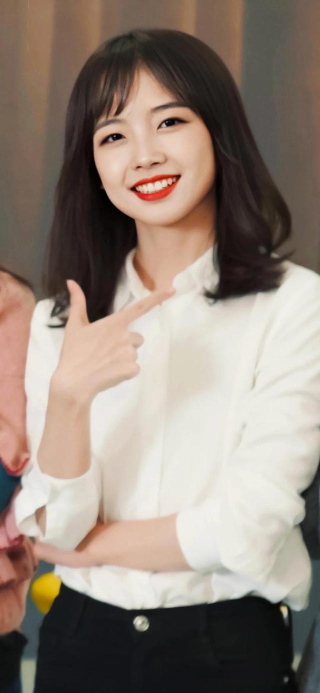 我觉得王冰冰并不好看，为什么网上这么多人吹她(王冰冰不好看)