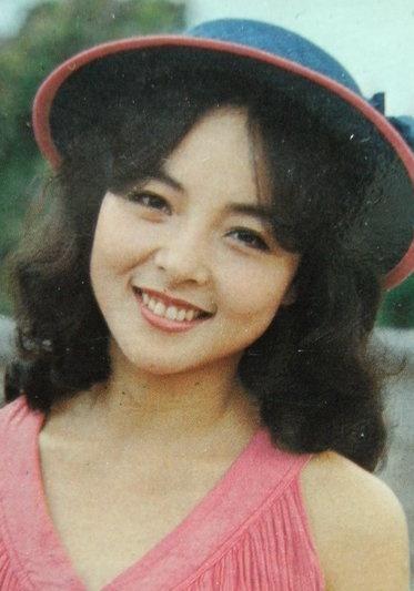 李娜为何出家:著名歌星李娜为什么会出家？