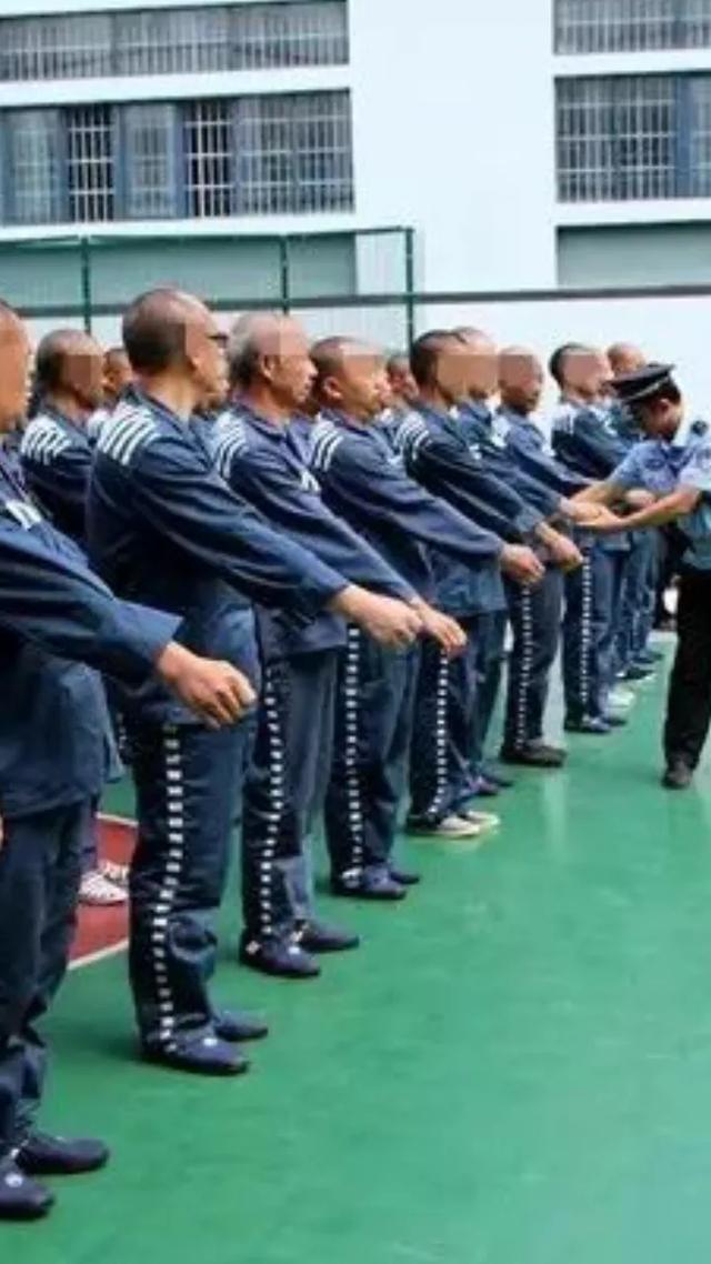 初次进监狱是什么感受,是如何熬过来的？