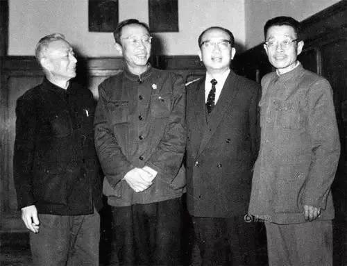 1959年，杜聿明被特赦后，为何功德林里的战犯有很大的反响？插图12