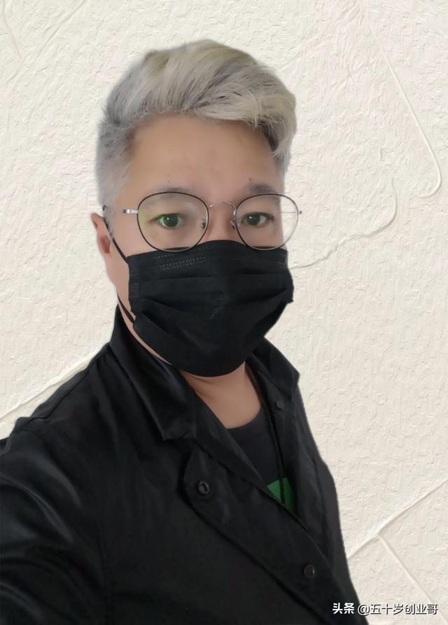 中年男性白发较多,不染不推光,适合留什么发型?-生活百科