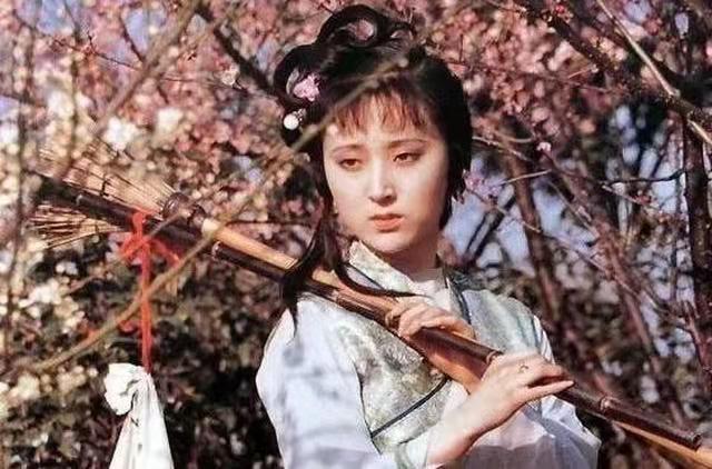 李娜为何出家:著名歌星李娜为什么会出家？