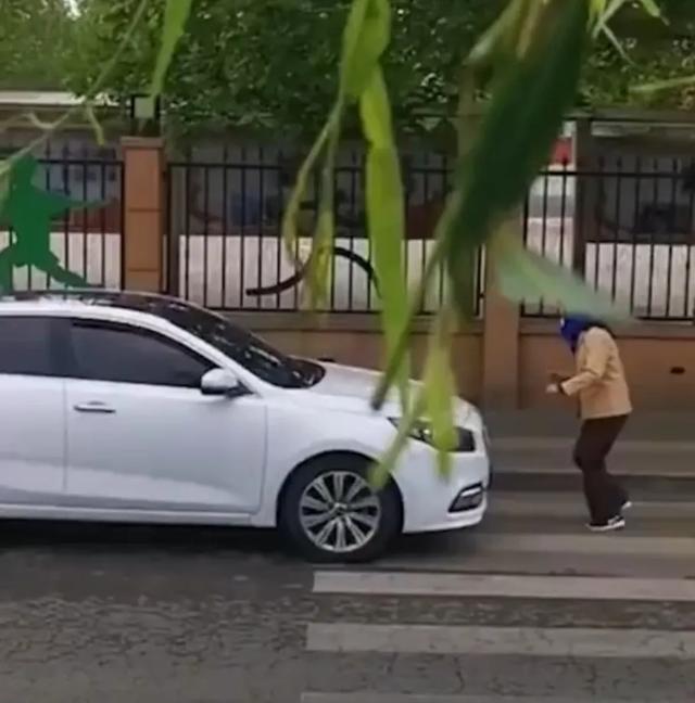 林群峰老婆:如果你好兄弟的老婆总是和你聊暧昧话题，你会怎么办？