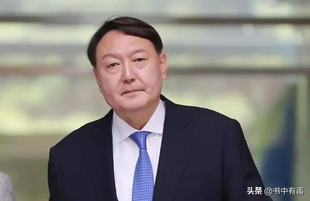 尹锡悦把朴槿惠李明博送进了监狱,保守派阵营为何还要接收他？