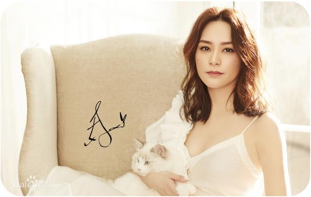 “肉装妲己”钟欣潼,为何从“火爆”一时沦为了烂片女主？