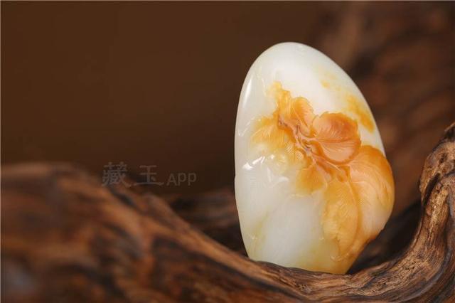 什么样的人戴玉最好,什么样的人喜欢玩玉佩戴玉？