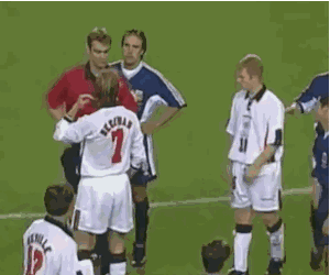 贝克汉姆和维多利亚当年是如何走在一起的？为什么很多球迷认为贝嫂毁了小贝的生涯？插图43