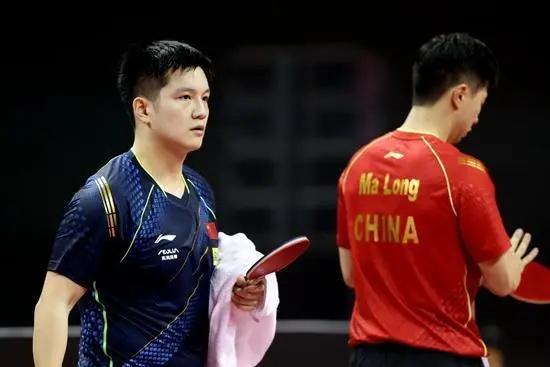 马龙淘汰波尔:周启豪输给波尔，国乒男单下半区失守，樊振东能否顶住压力