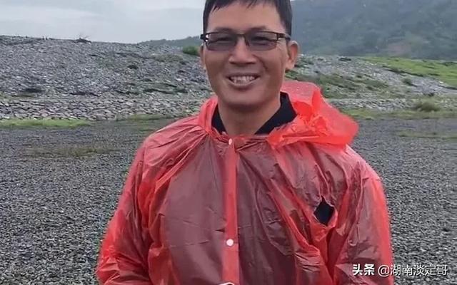 抖音上两位钓鱼界大神：你是喜欢邓刚还是刘志强呢？说出你的理由？
