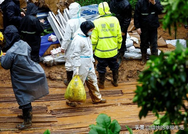 为啥东航失事乘客家属要取土回去？