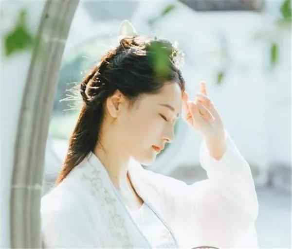 他伤透了我的心:男朋友第三次打我了，一次比一次狠，我真的很爱他，我该怎么办