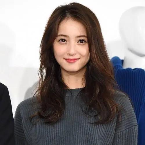 李哈妮:最近剧荒有没有什么好看的电视剧啊？（不限类型）救救孩子吧？