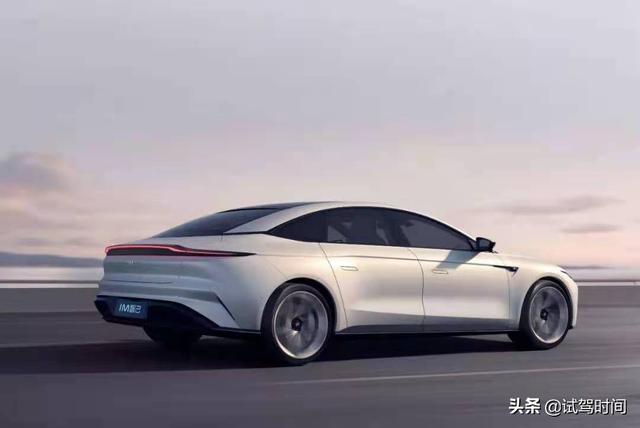上海荣威电动汽车价格，智己L7 Pro，配置不含糊价格不客气销量不重要