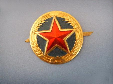 刘西元:《长津湖》梅生为什么将全连的帽徽和肩章摘下来上交？