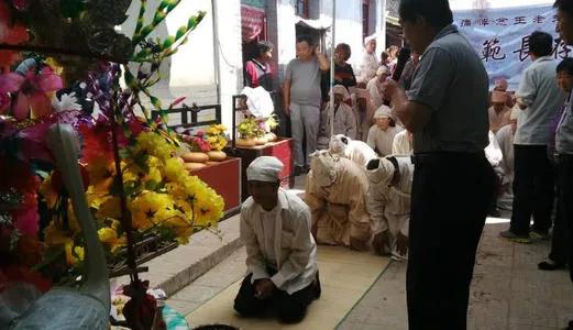 爷爷坟地管儿子还是孙子,作为孙子，爷爷去世，真的不用管吗？