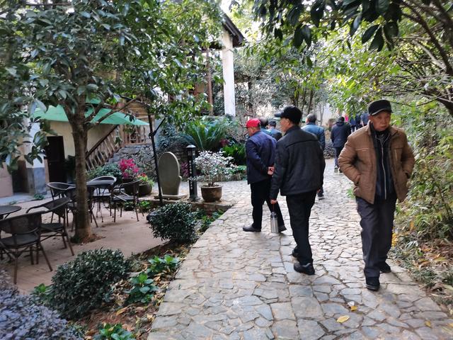 骆琦家庭背景:一个中年丧夫的女人，十年没有再找，她是怎么熬过来的
