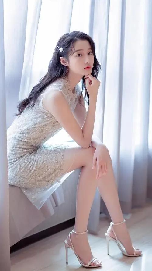 关晓彤姐姐名叫关晓珊,是商人.