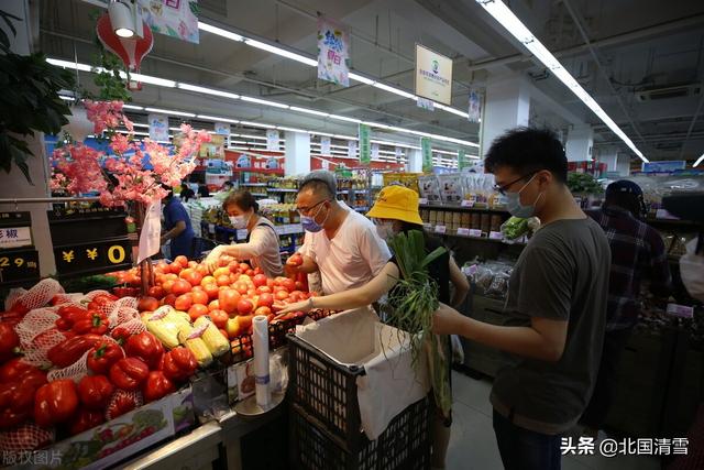 谈谈你对网红食品的看法，“网红零食”来袭，中国人一年吃掉2万亿元，对此你怎么看