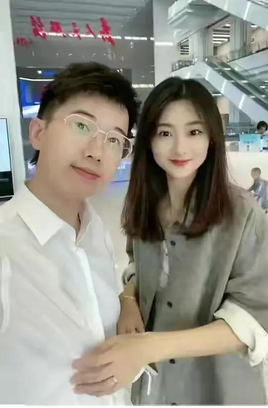 当网络名人模特苏宁官方宣布结婚时，你想到了什么？你要说什么？
(图11)