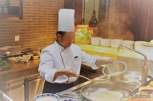 为什么面馆里一般都是用水煮面然后放高汤里，而不直接用高汤煮面？插图42