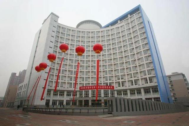 天津医科大学、南京医科大学和重庆医科大学相比较,哪个更有优势？