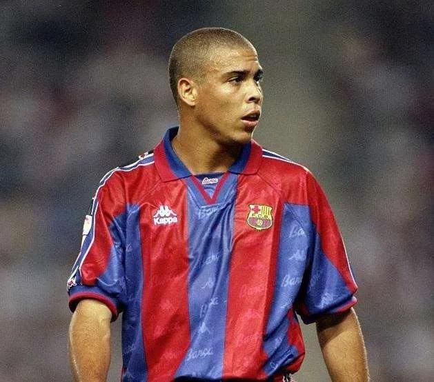 罗纳尔多为什么在巴萨只踢了一年就转回国米了呢？插图16