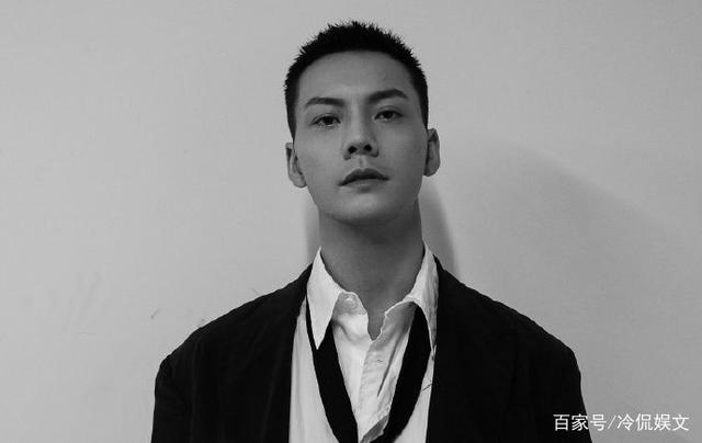 宋妍霏张一山疑同居:杨颖和他同居四年，转身嫁黄晓明，如今红遍大江南北，这是谁