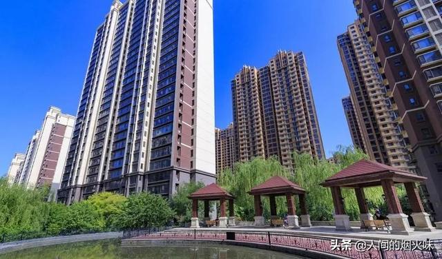 同一栋楼,为何西户卖光了,东户却没人愿意买？