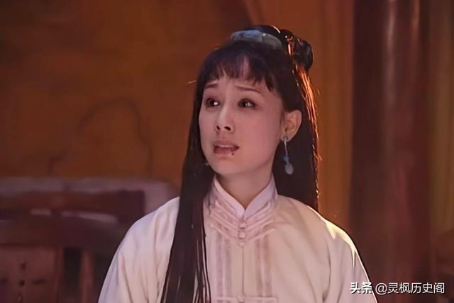 《康熙王朝》中容妃是康熙最喜欢的妃子，为什么会被康熙送入宗人府，后来又杀死所有看见她刷马桶的人？插图44